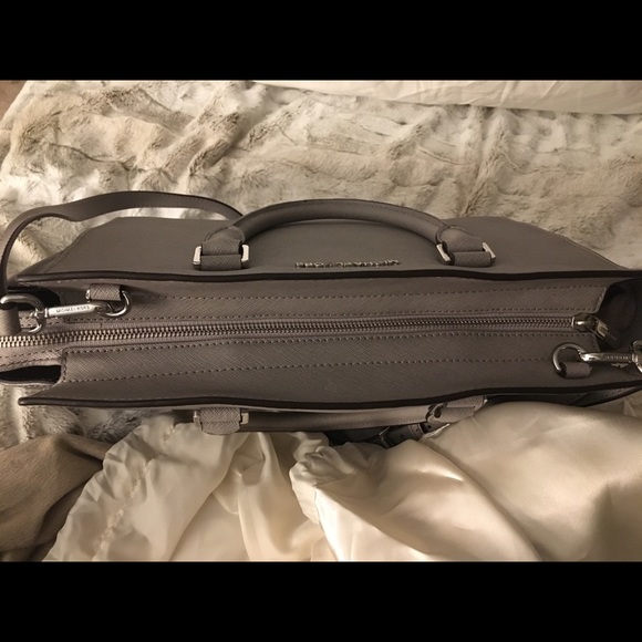 Michael Kors LG Selma Zip Top Satchel Pearl Grey - Picture 5 of 8